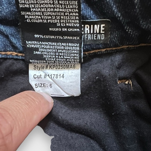 Kut from the Kloth Catherine Boyfriend Distressed Dark Wash Denim Jeans Size 6 - Picture 10 of 14